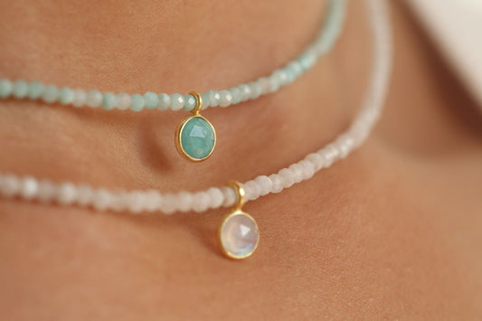 Mėnulio akmens vėrinys "Lašelis"