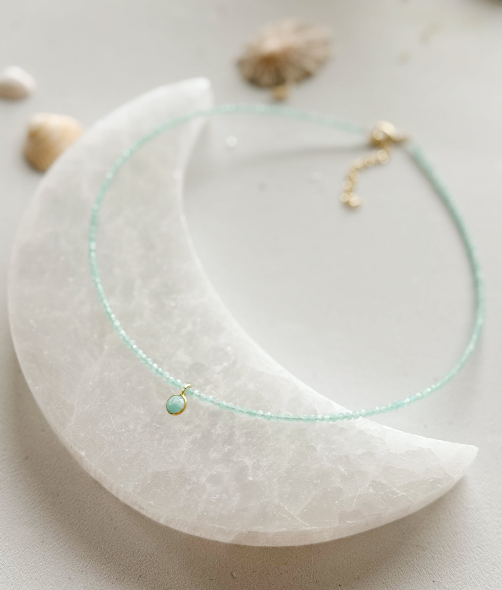 Amazonito kaklo vėrinys "Lašelis"