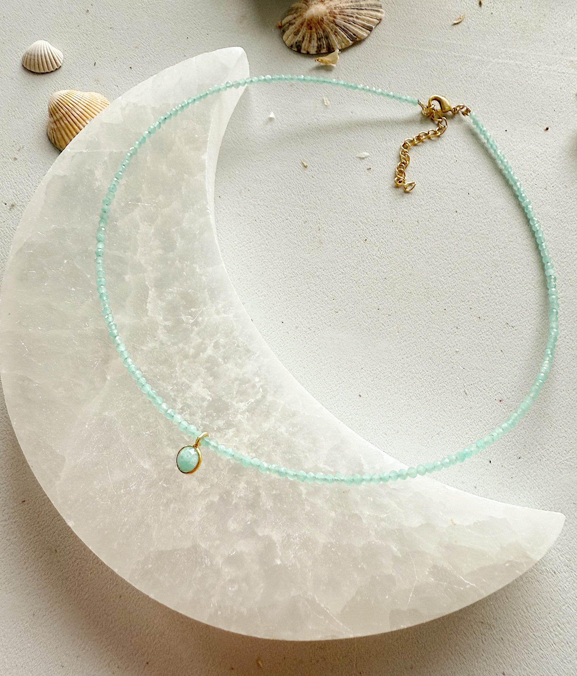 Amazonito kaklo vėrinys "Lašelis"