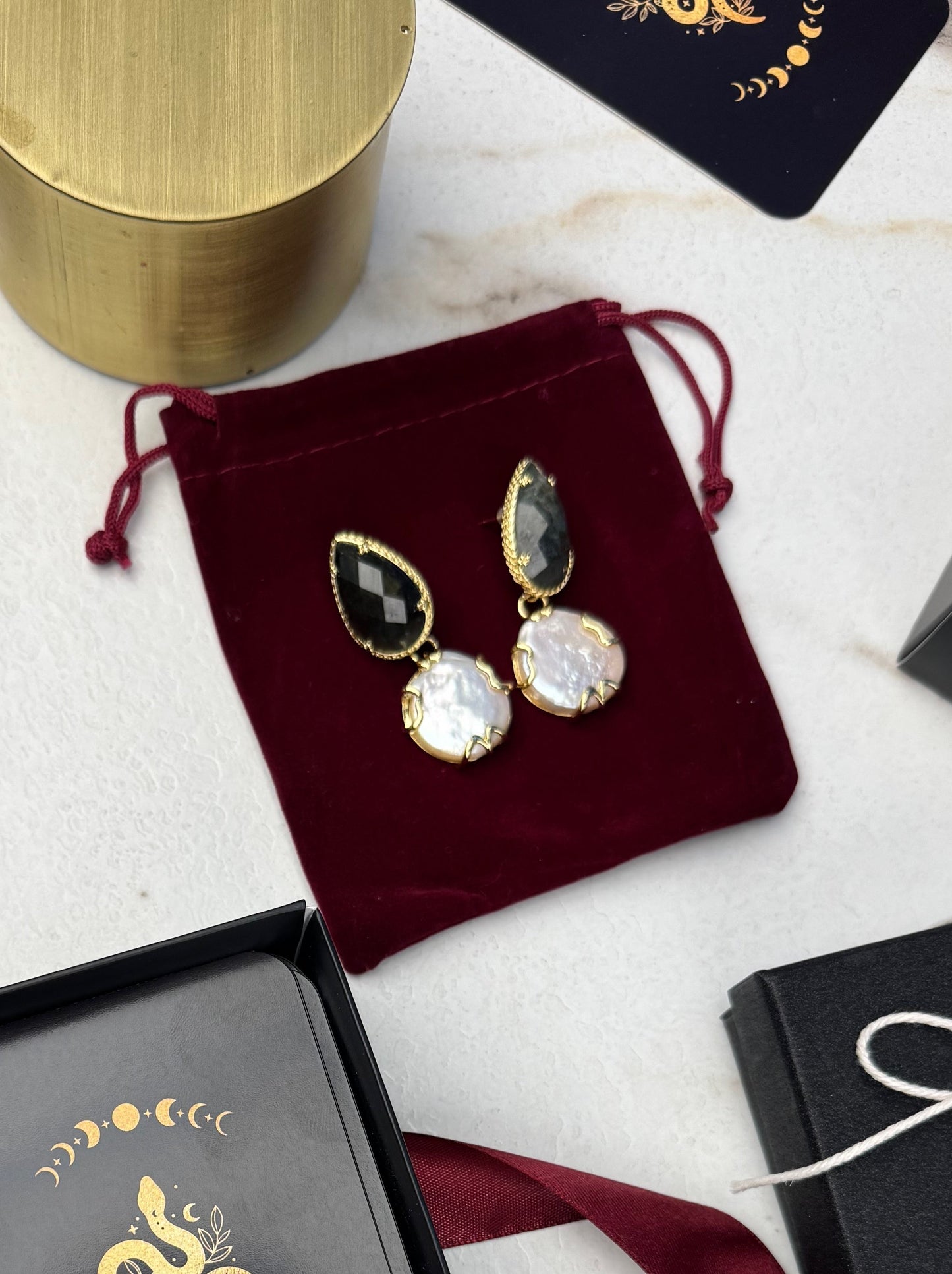 Auskarai su lazuritu ir perlu