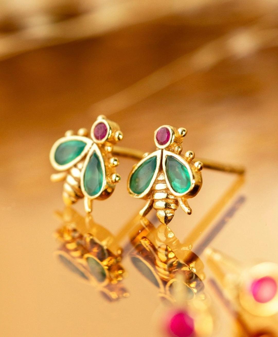 Auskarai su žaliuoju agatu ir rubinu “Bitės”