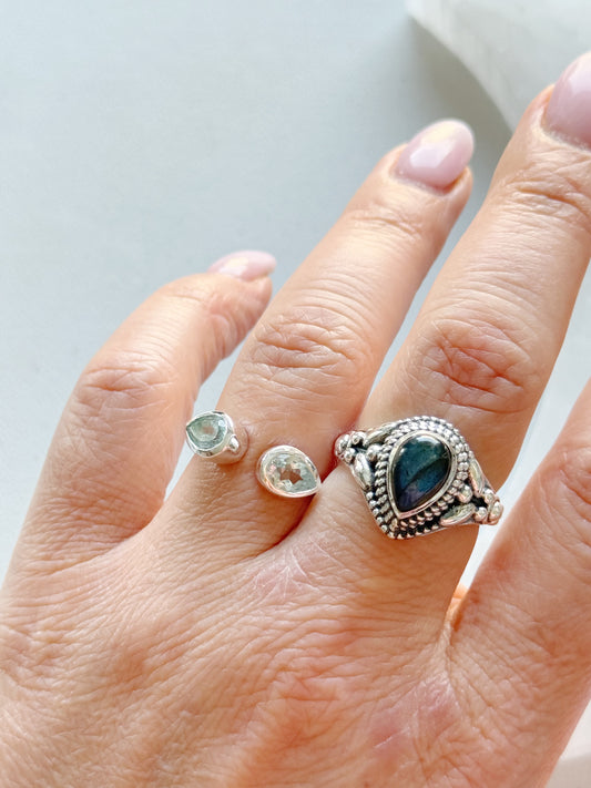 Sidabrinis žiedas “Labradorito lašas”, 20 dydis