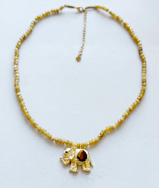 Geltono kvarco vėrinys “Gausos Dramblys”