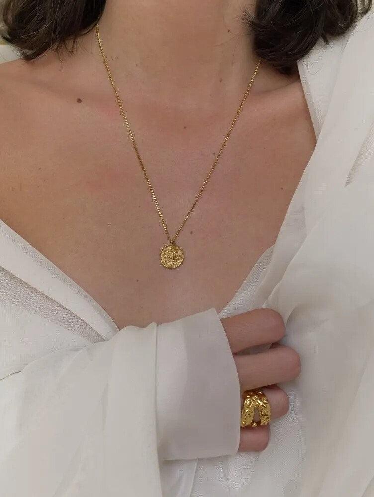 Grandinėlė su kalnų krištolu "Avinas"