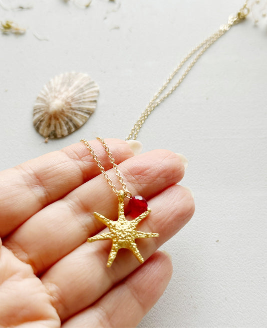 Kaklo papuošalas su granato kristalu “Žvaigžde”