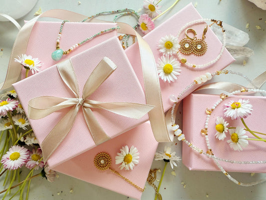 Kaklo papuošalo ir auskarų rinkinys “Pilnaties Mandala”