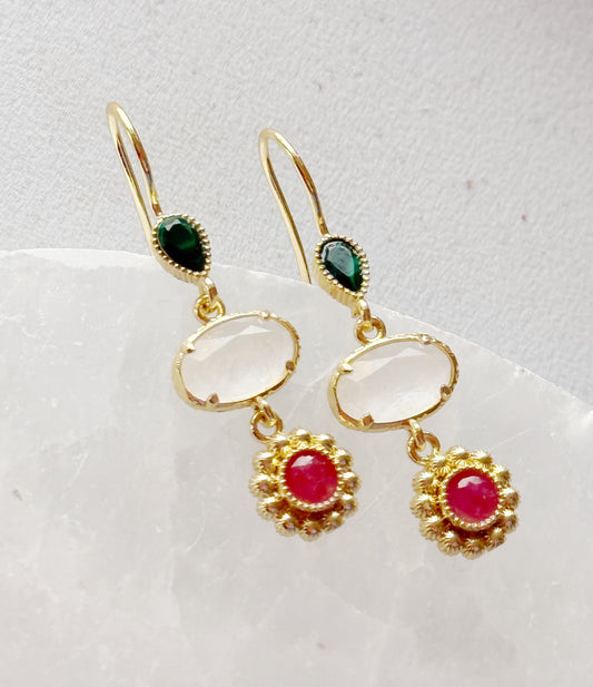 Kalnų krištolo ir karneolio auskarai “Žydėjimas”