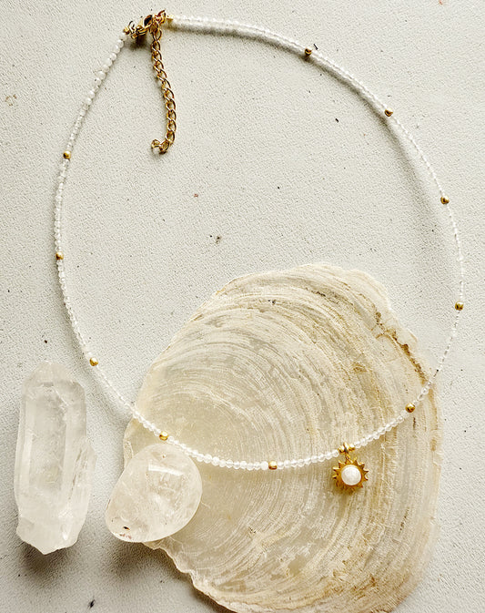 Mėnulio akmens kaklo papuošalas "Žvaigždė"