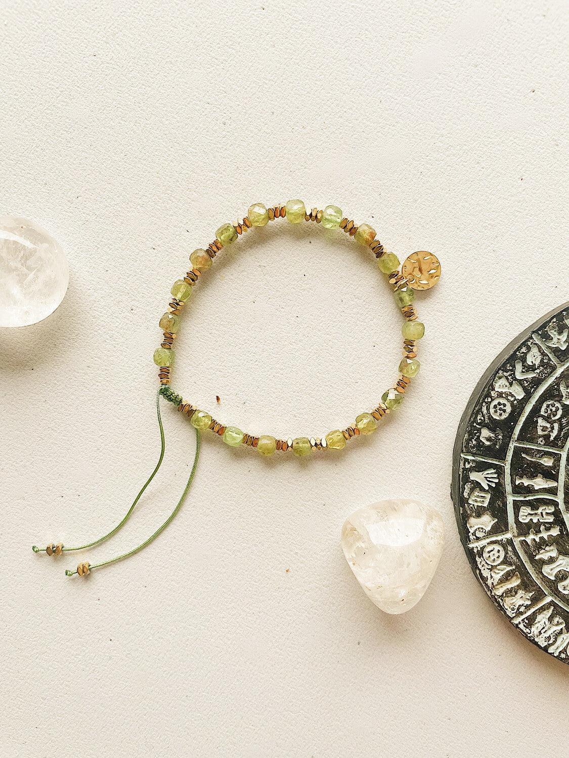 Peridoto Kristalų Apyrankė