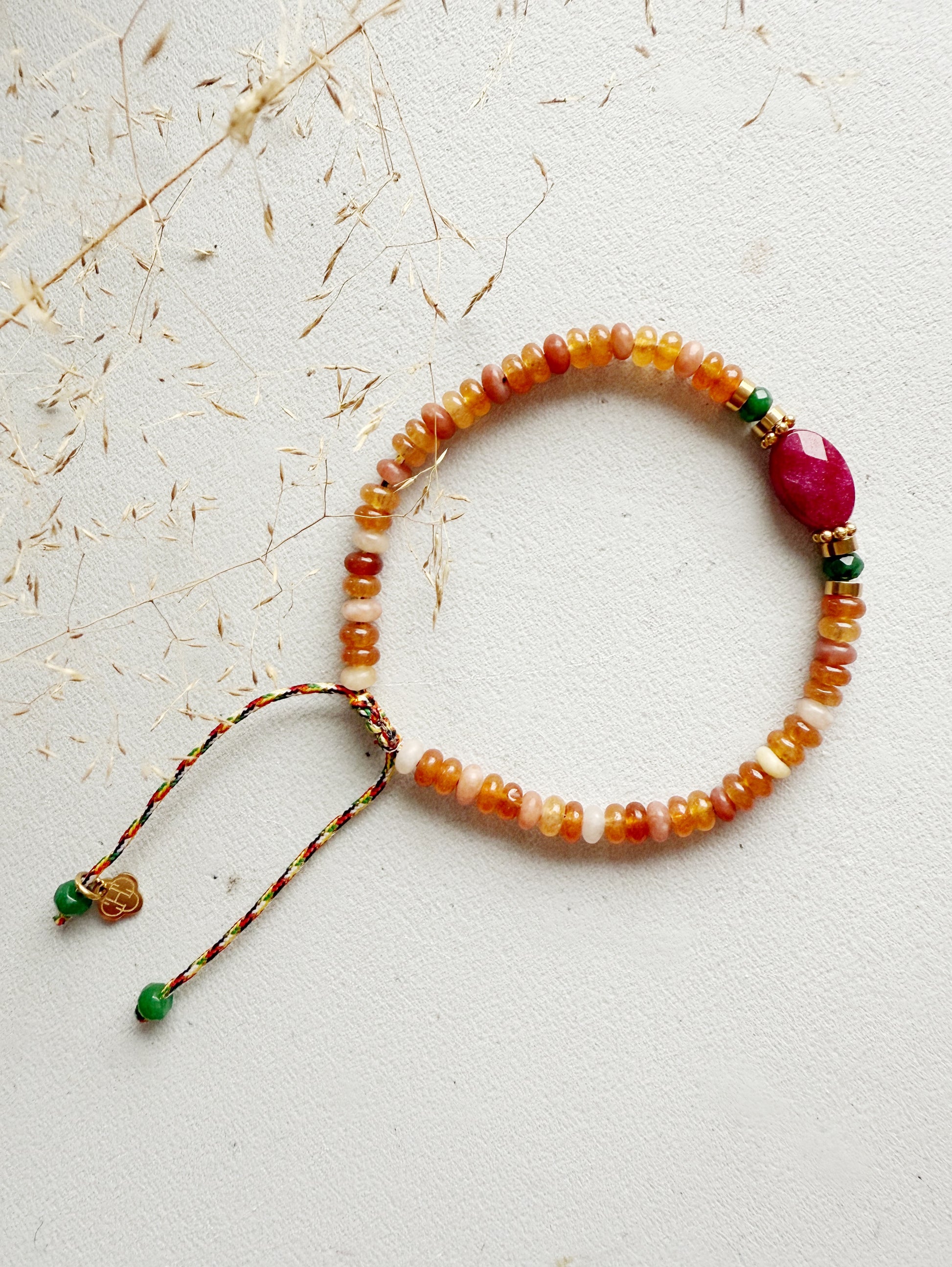 Rodonito ir karneolio apyrankė "Širdies atvėrimas"