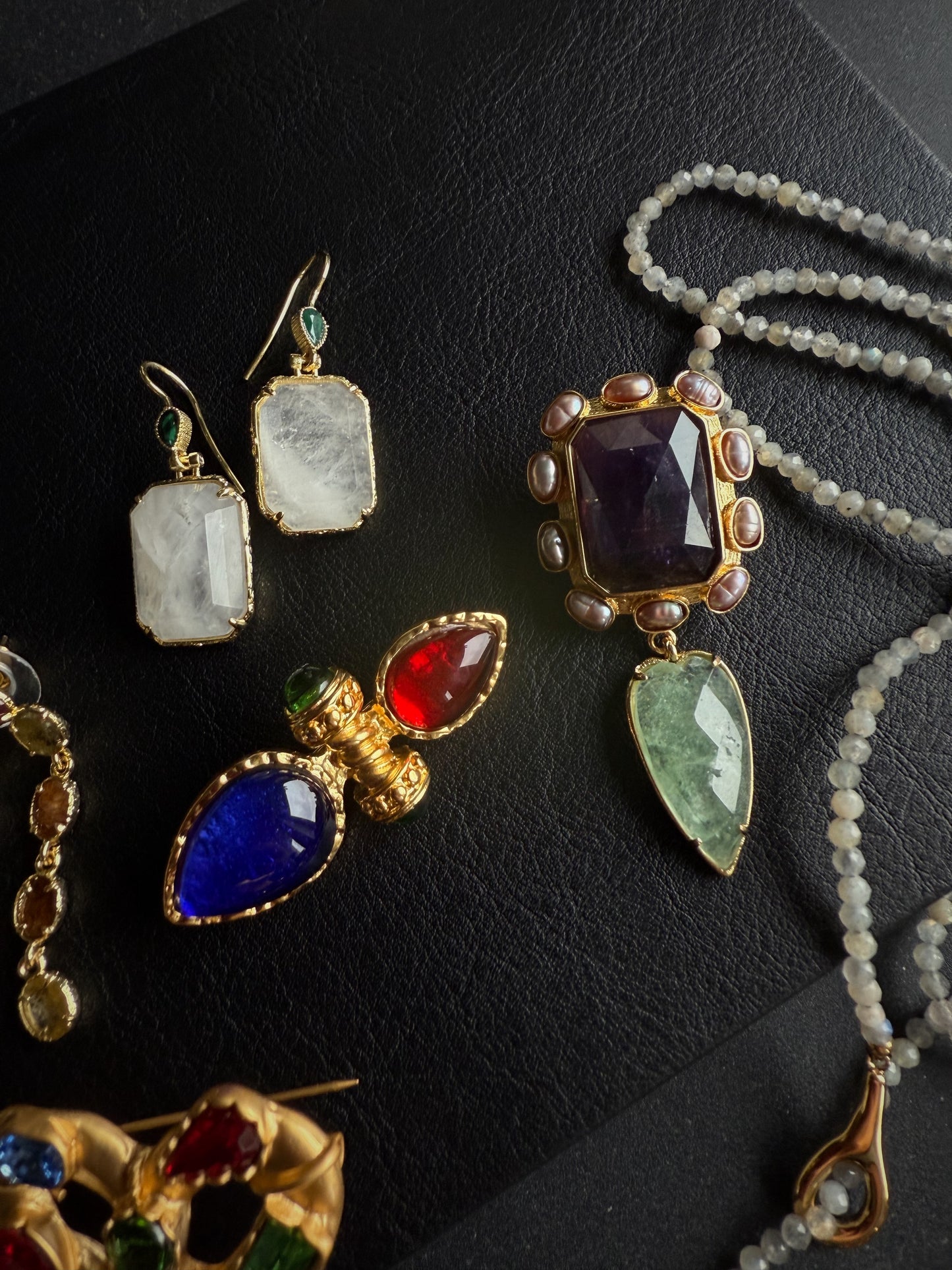 Kalnų krištolo auskarai