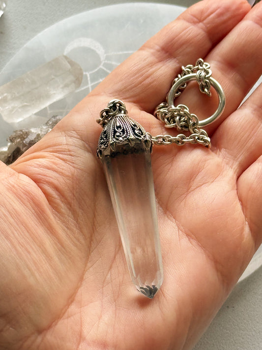 Sidabrinė Kalnų Krištolo Švytuoklė