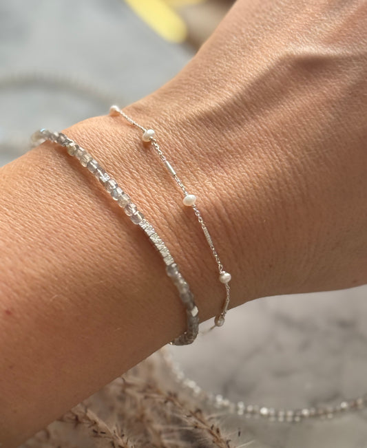 Sidabrinė apyrankė su perlais