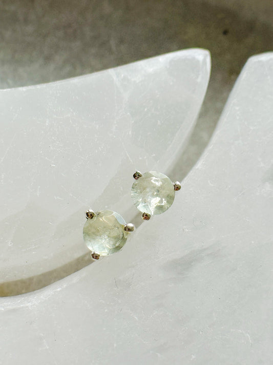 Sidabriniai auskarai su prenitu