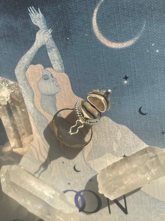 Silver Ring "The Secret of Labradorite"