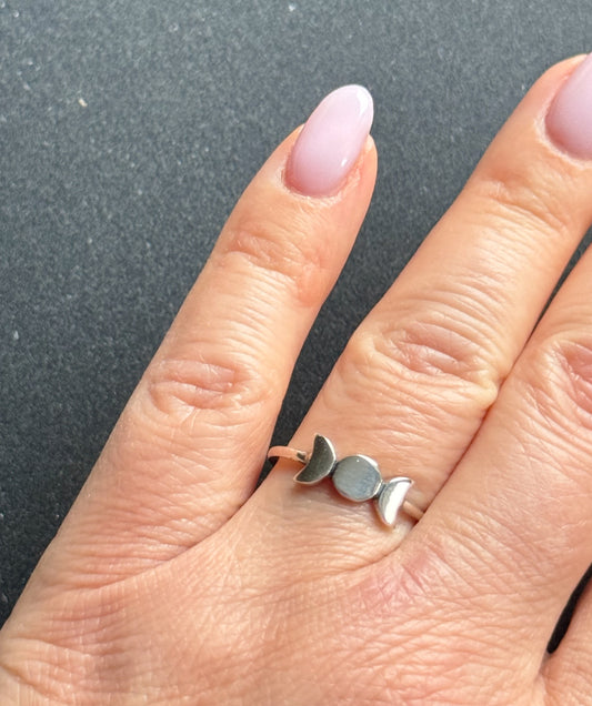 Sidabrinis Žiedas "Trys Mėnuliai"