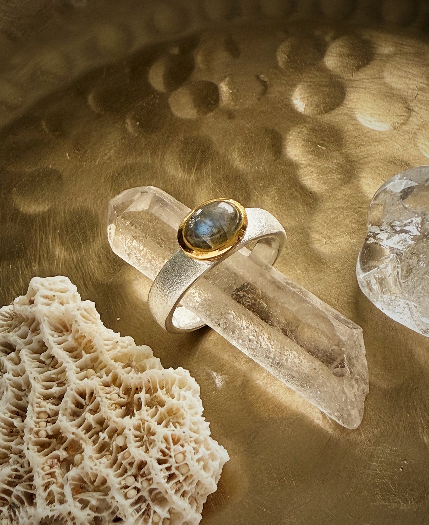 Sidabrinis žiedas su Labradoritu