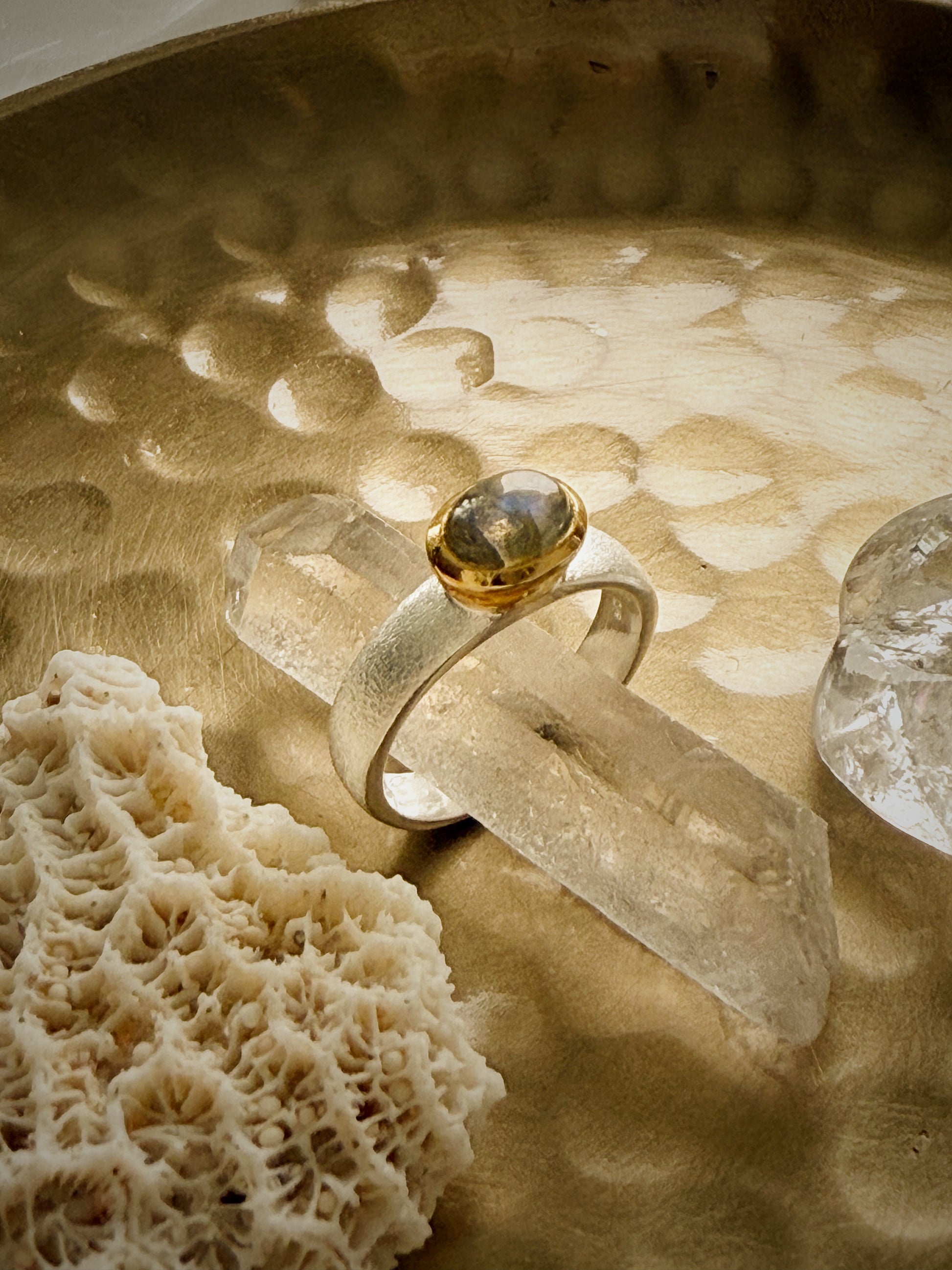 Sidabrinis žiedas su Labradoritu