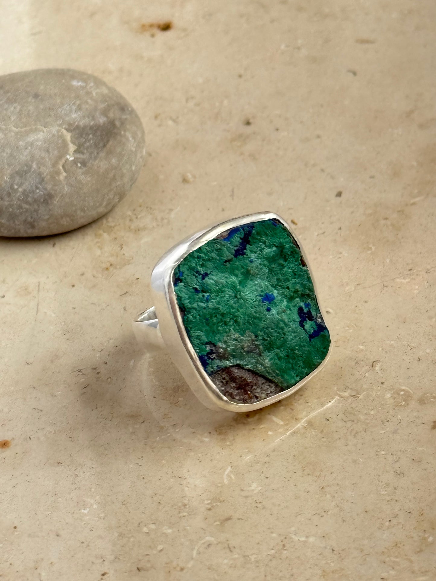 Sidabrinis Žiedas su šilkiniu malachito kristalu / 16 dydis