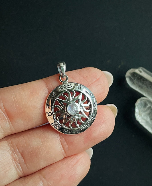 Sidabrinis pakabukas “Zodiakas”