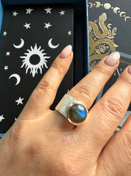 silver ring "Labradorite"