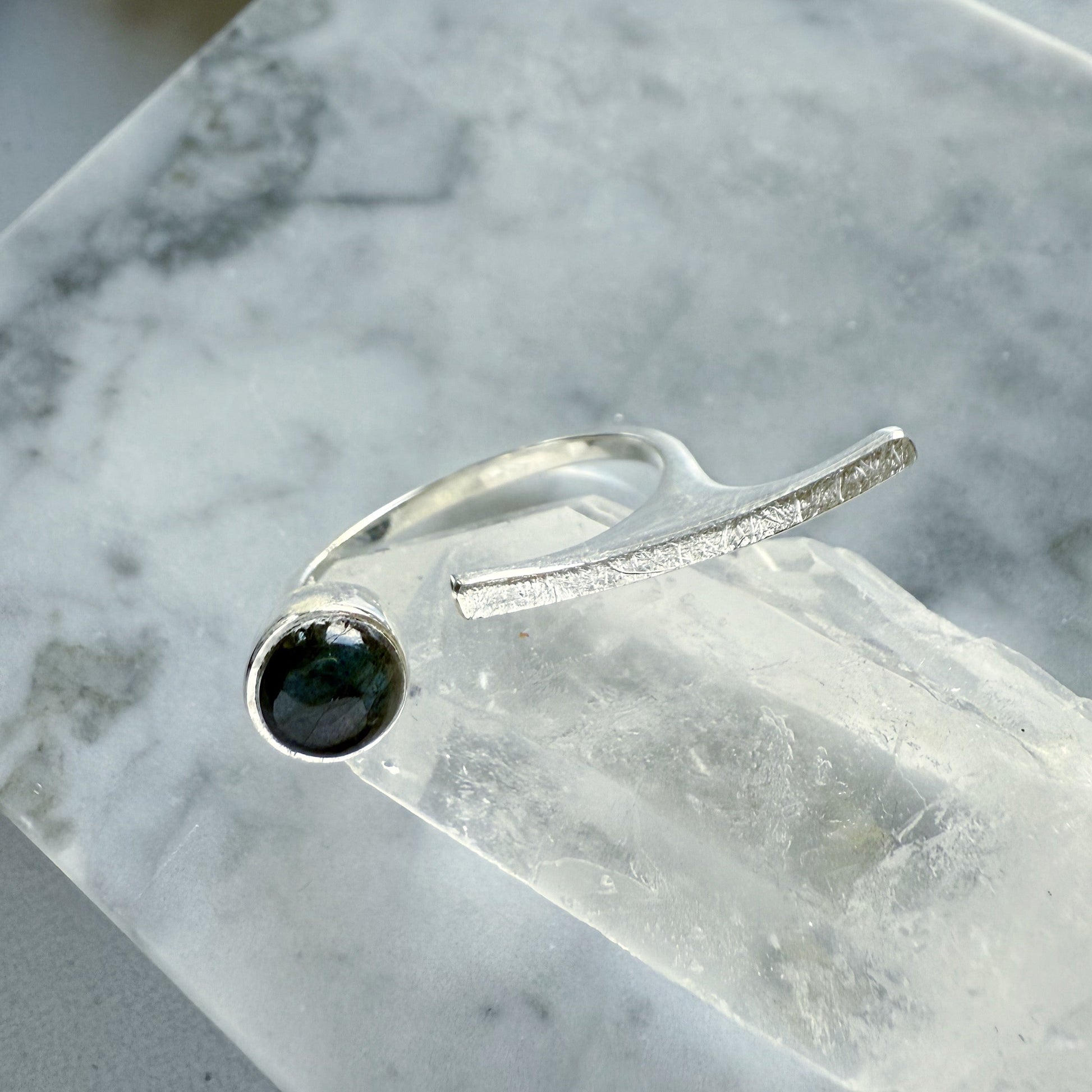 Sidabrinis žiedas "Labradoritas"