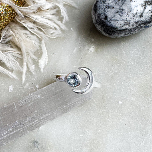 Sidabrinis žiedas “Mėnulio Topazas”