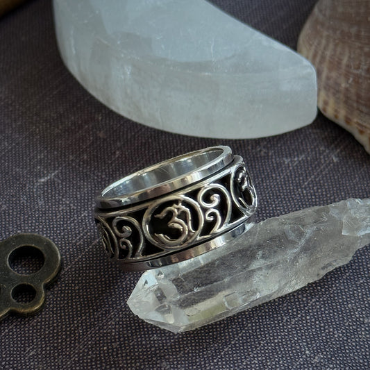 Sidabrinis žiedas “Om”