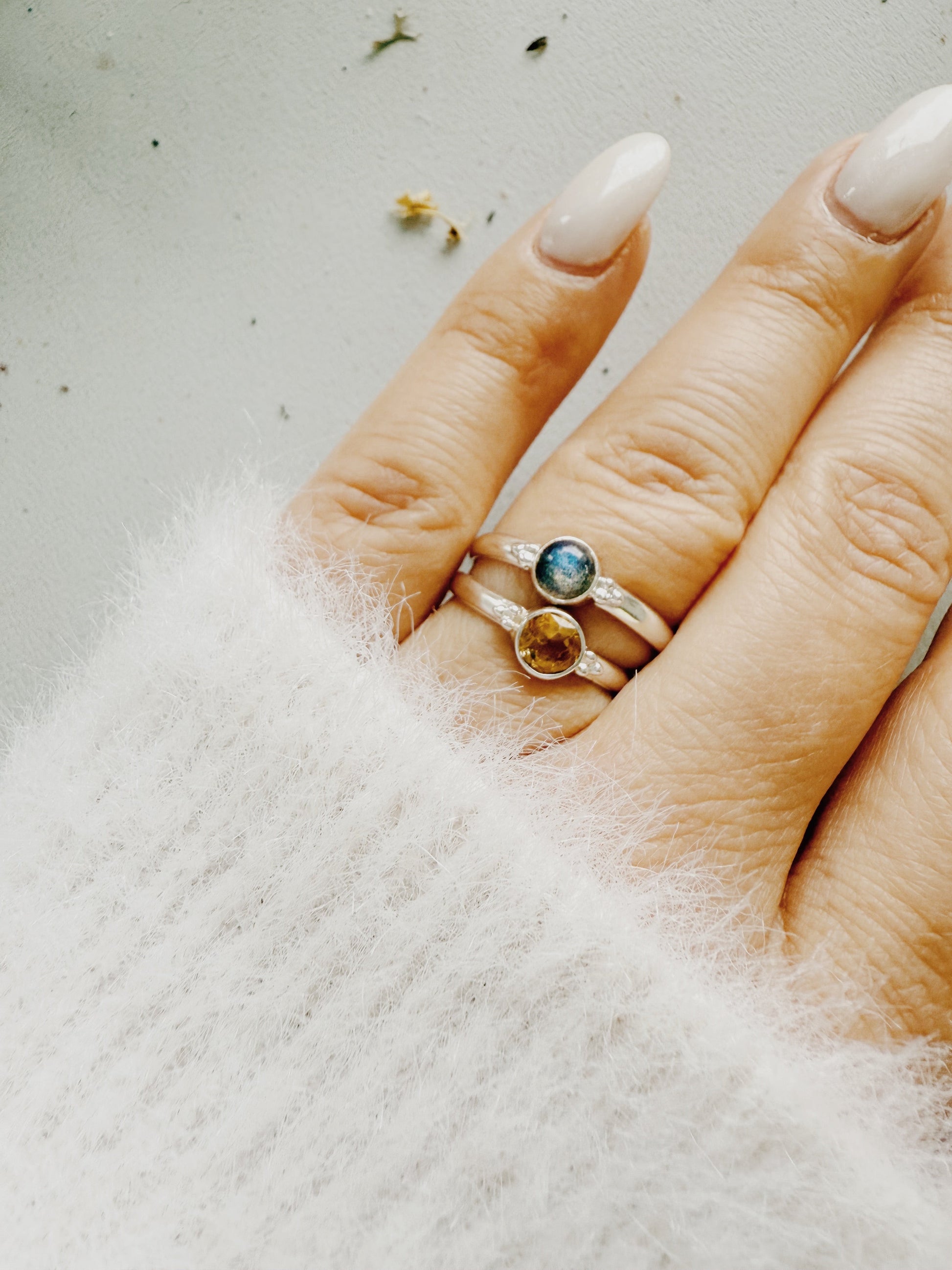 Sidabrinis žiedas su Peridotu