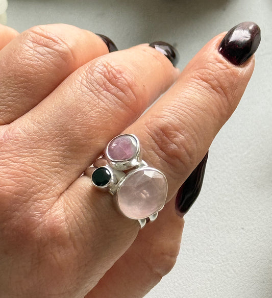 Sidabrinis žiedas su Rožiniu kvarcu, Turmalinu ir Oniksu/ 18 dydis