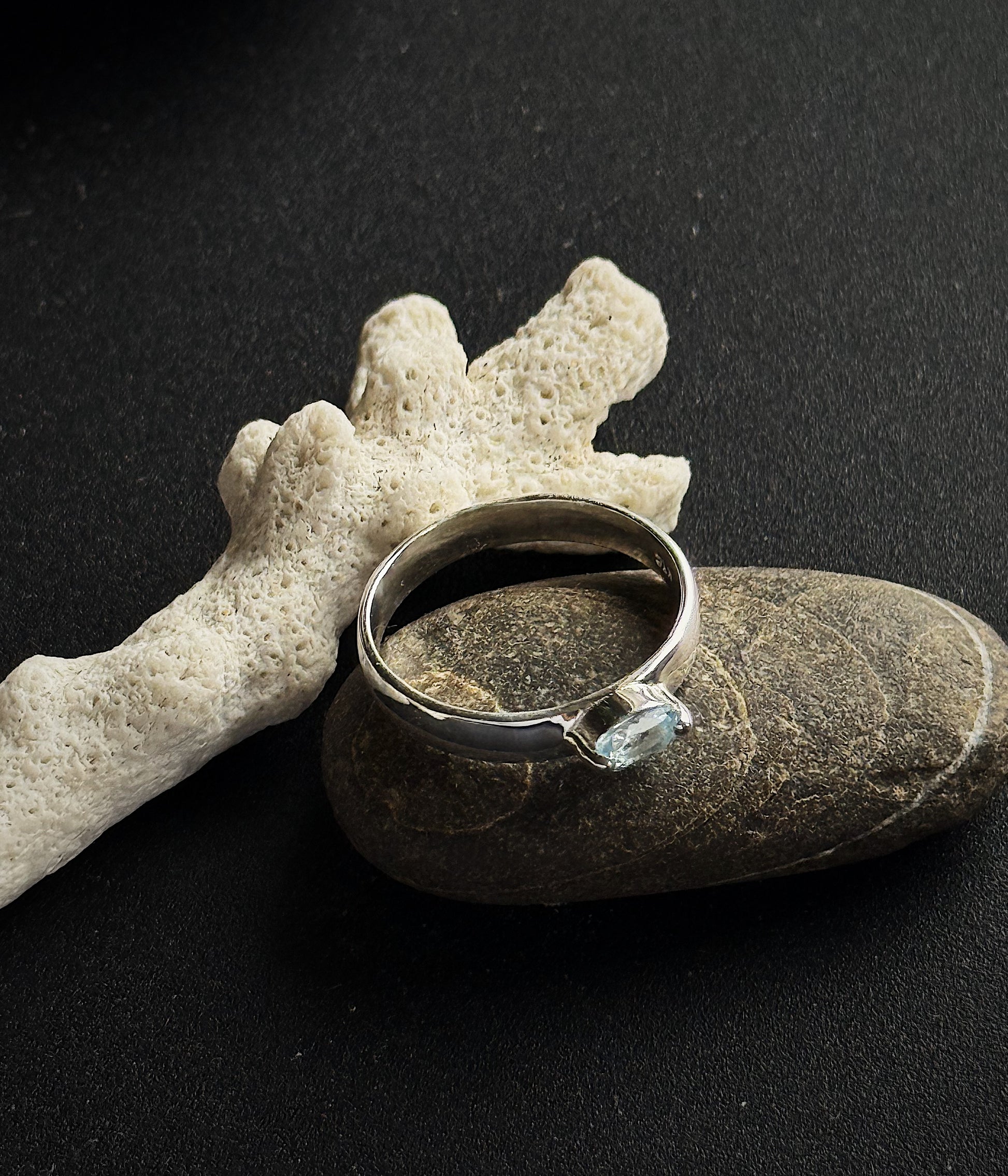 Sidabrinis žiedas su Topazu