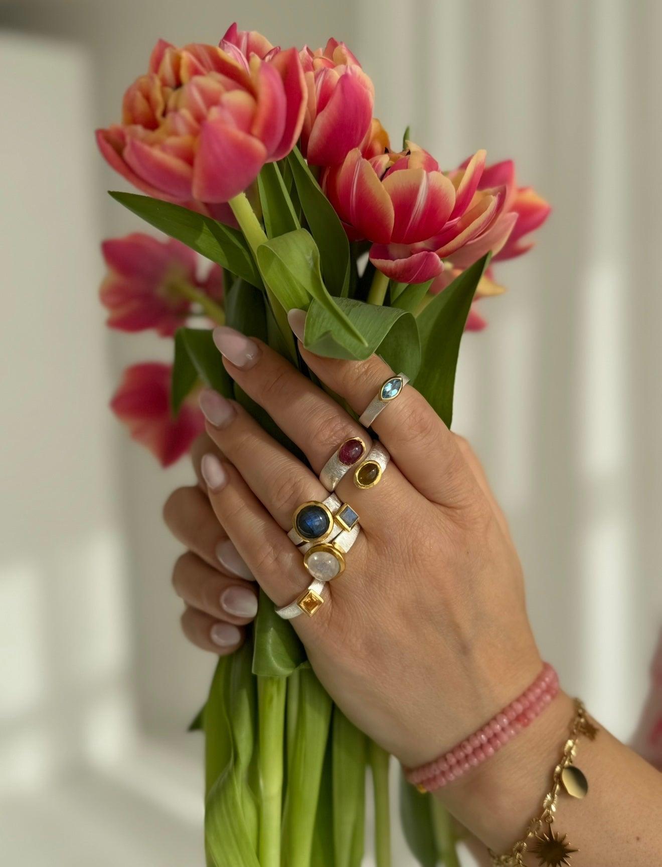 Sidabrinis žiedas su Topazu