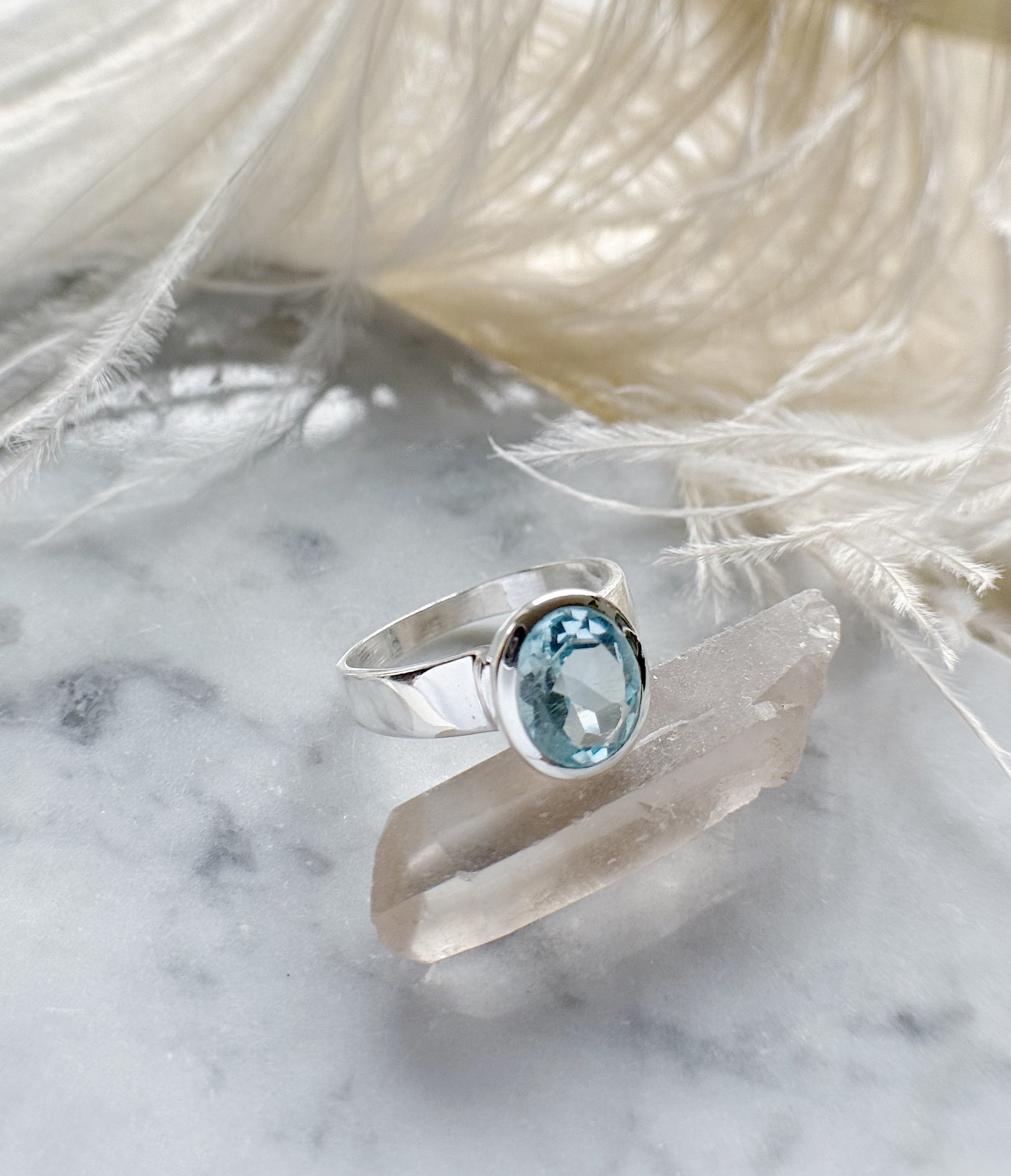 Sidabrinis žiedas su Topazu