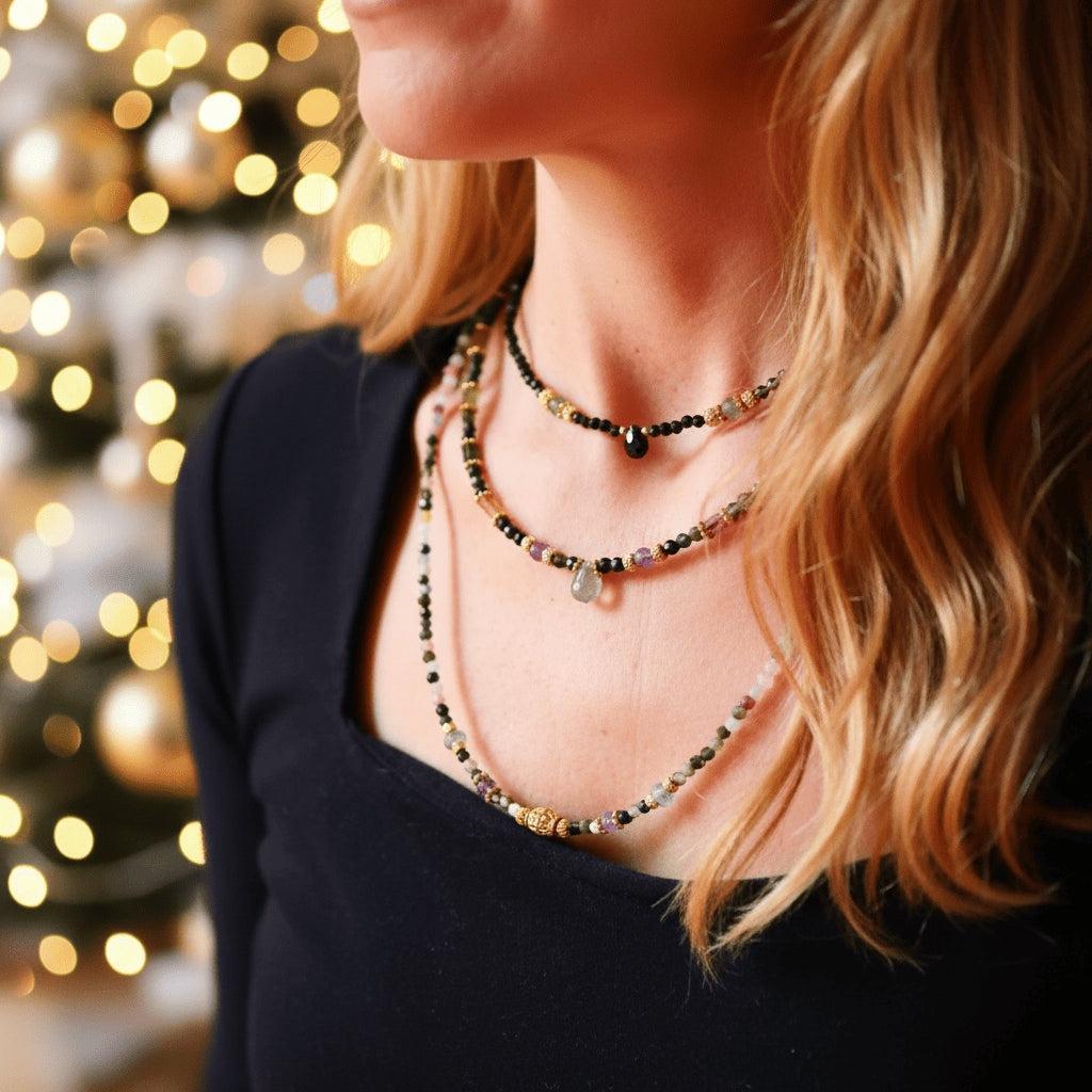 Žaliojo turmalino ir ametisto vėrinys