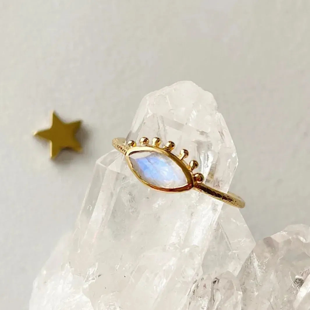 Žiedas su Mėnulio akmeniu "Matau Tave"