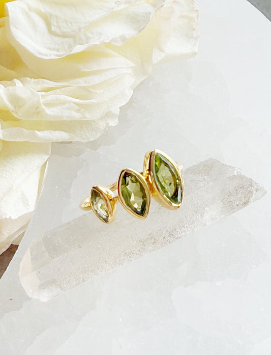 Žiedas su Peridoto kristalais