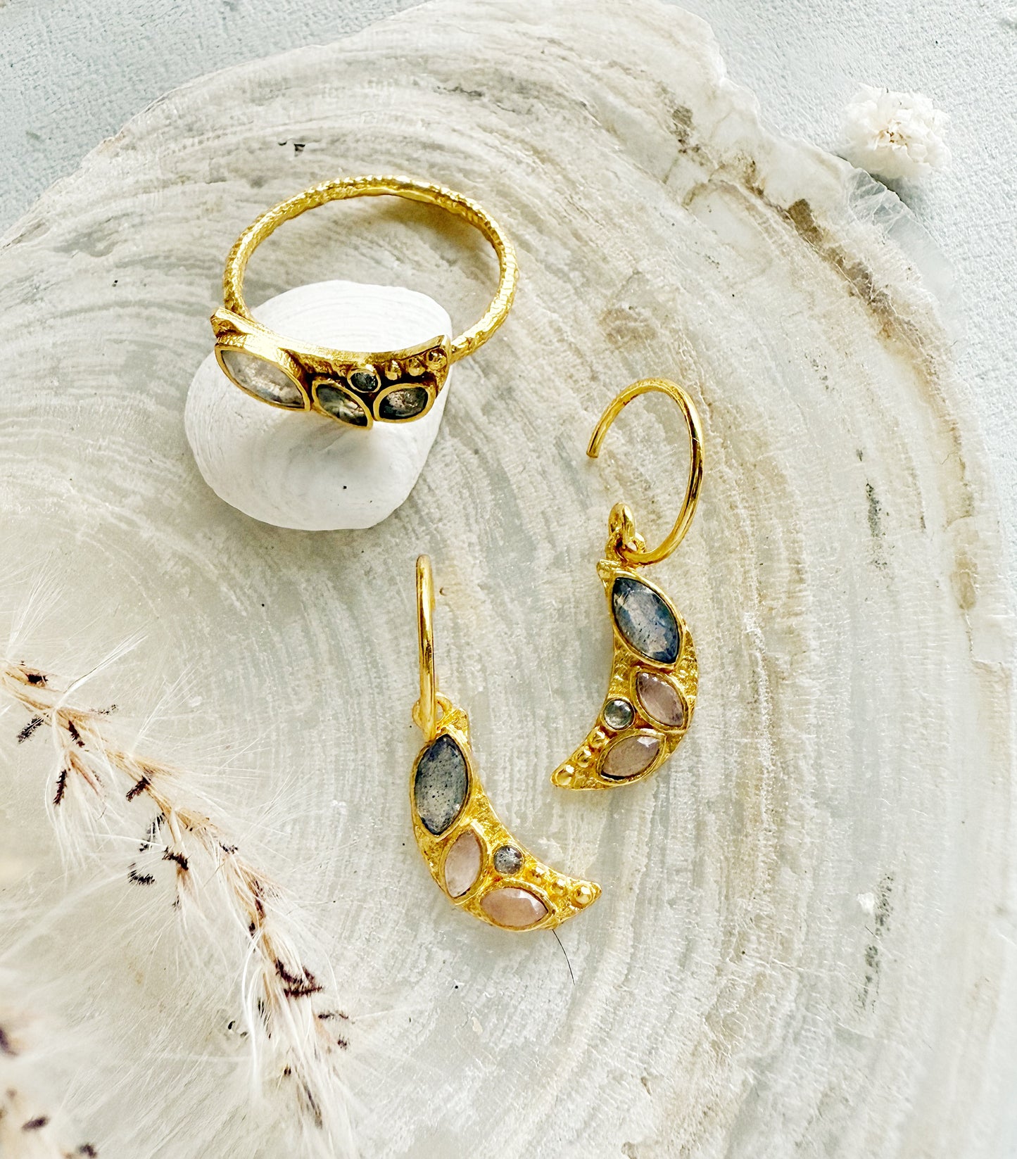 Žiedas su kristalais “Mėnulis”