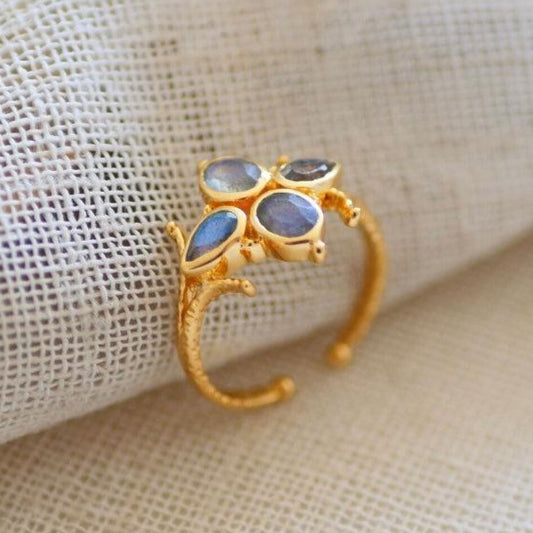 Žiedas su labradorito kristalais "Lotosas"