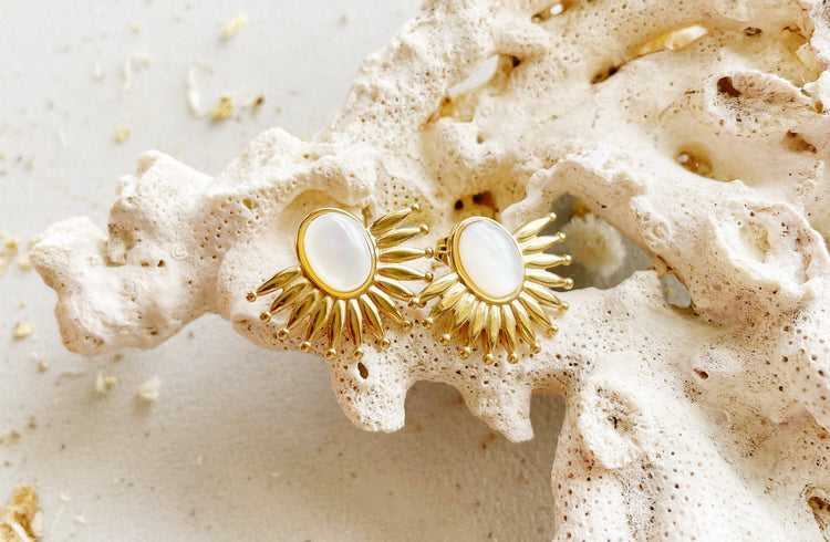 Auskarai prie ausies