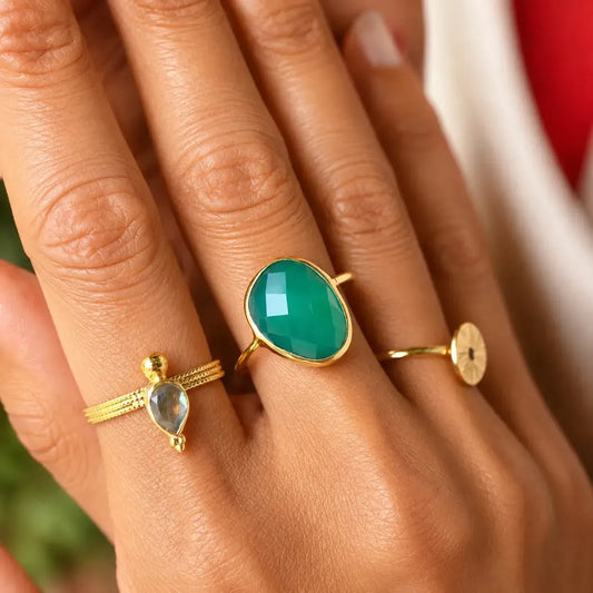 Ring with green onyx