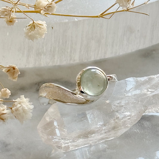 Sidabrinis žiedas su fluoritu “Banga”