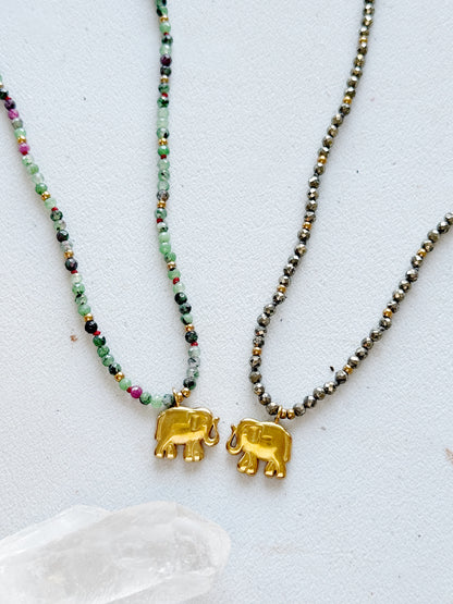 Kaklo vėrinys "Auksinis drambliukas"