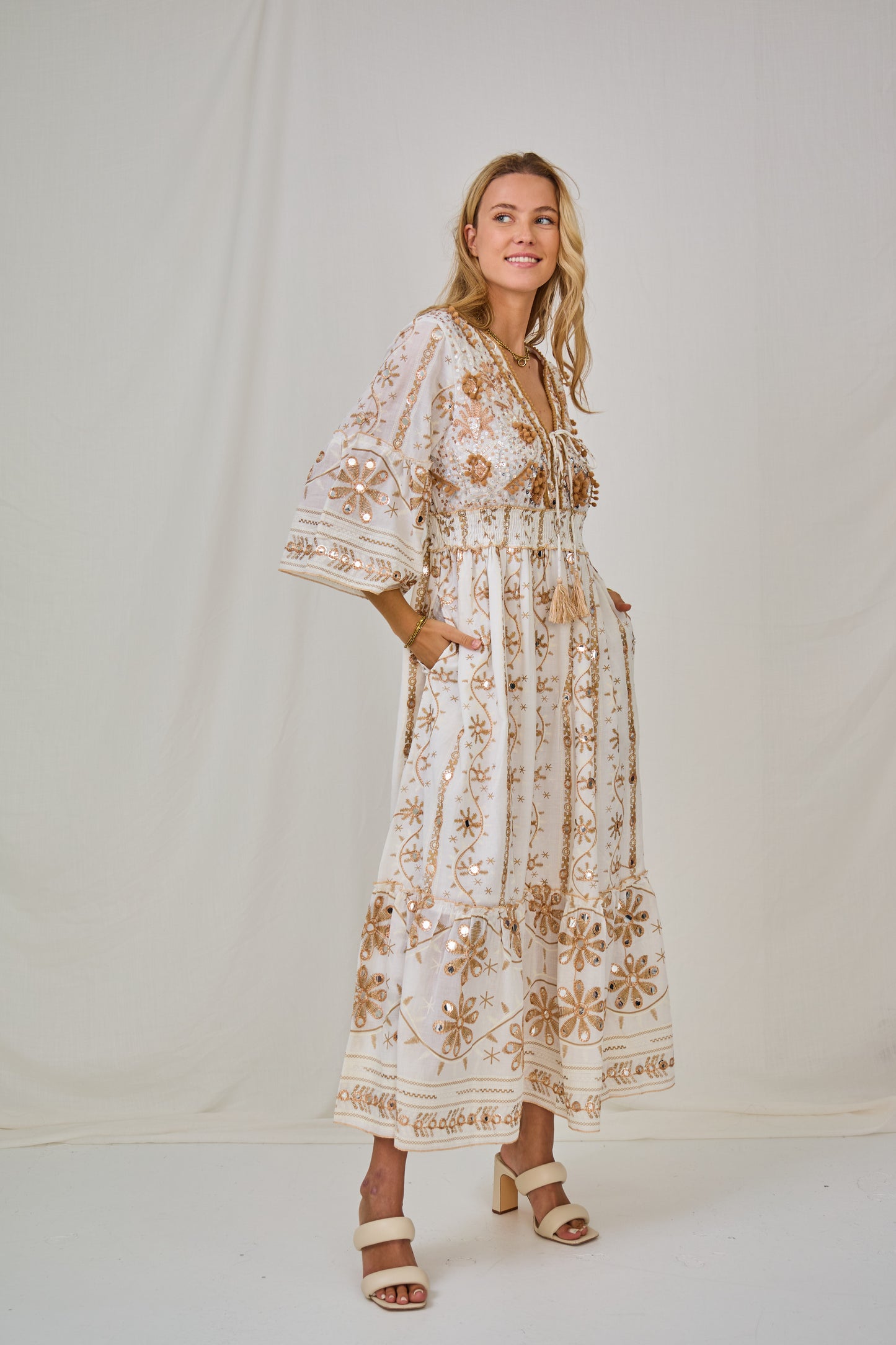 Suknelė “Spindinti”
