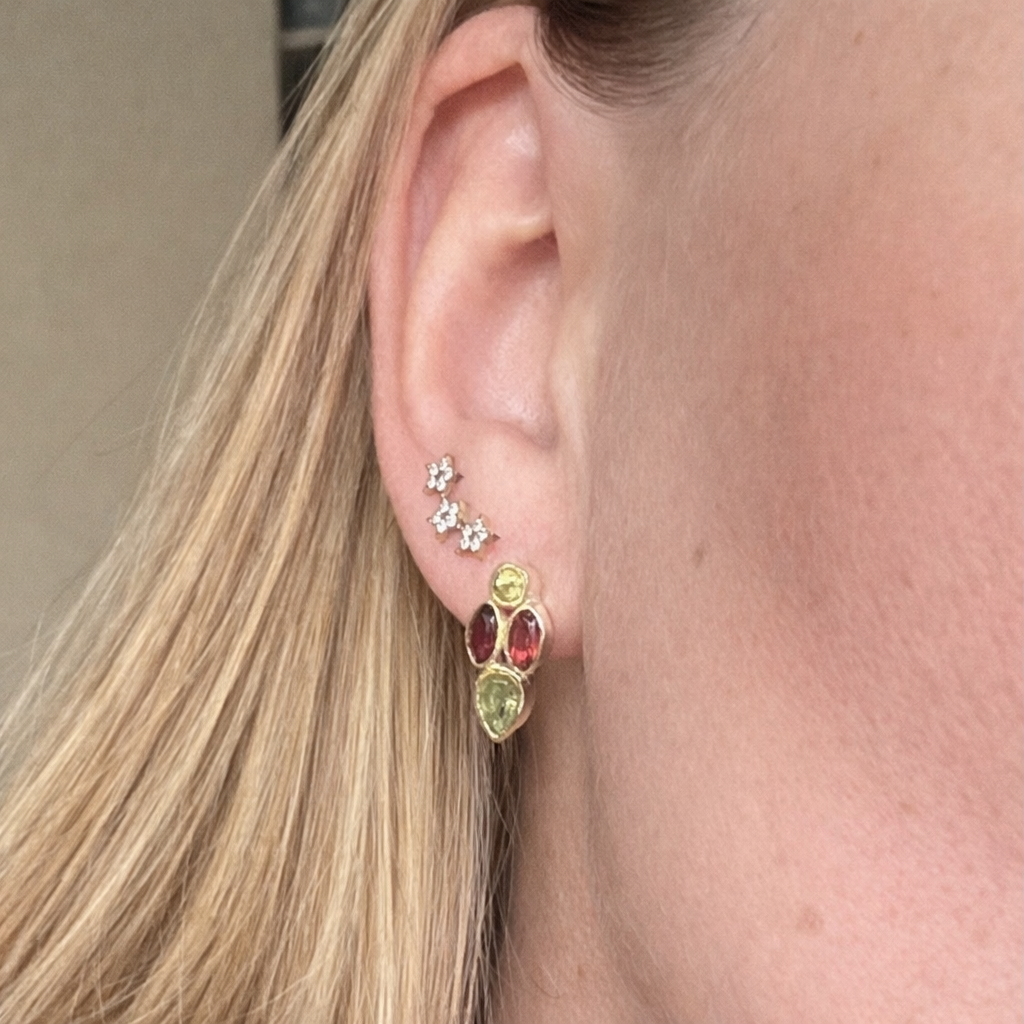 Sidabriniai auskarai su granato ir peridoto kristalais