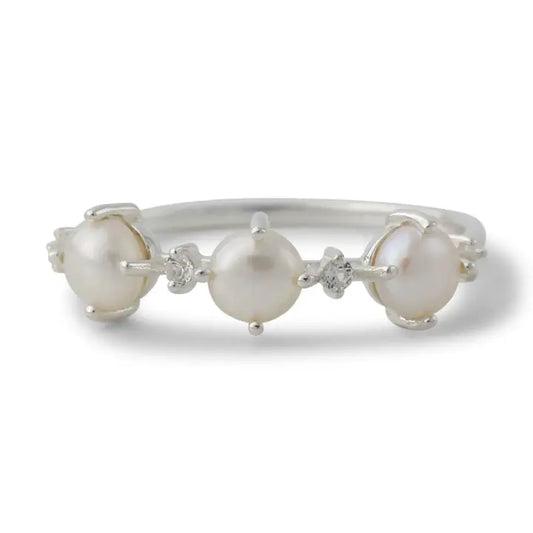 Ring with rhodolite and pearl
