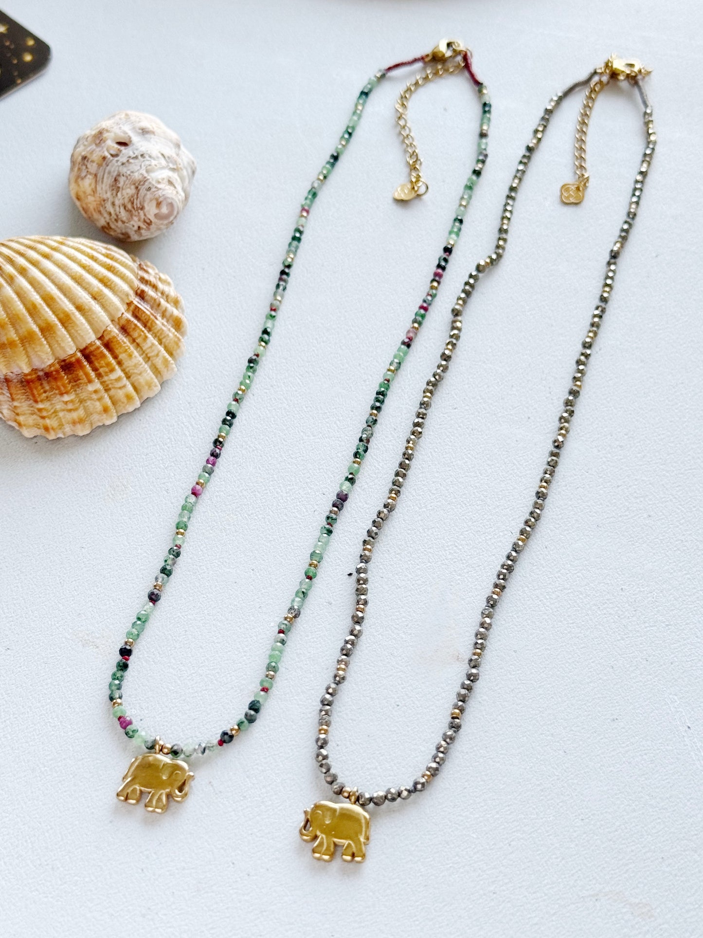 Kaklo vėrinys "Auksinis drambliukas"