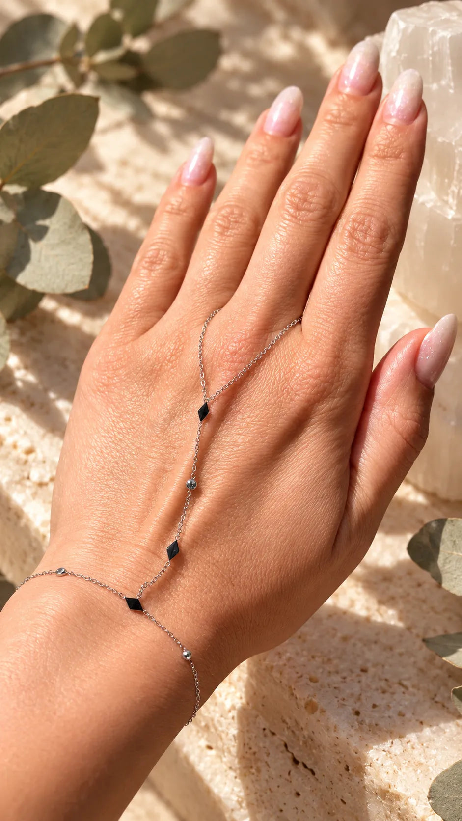 Hand jewelry - bracelet