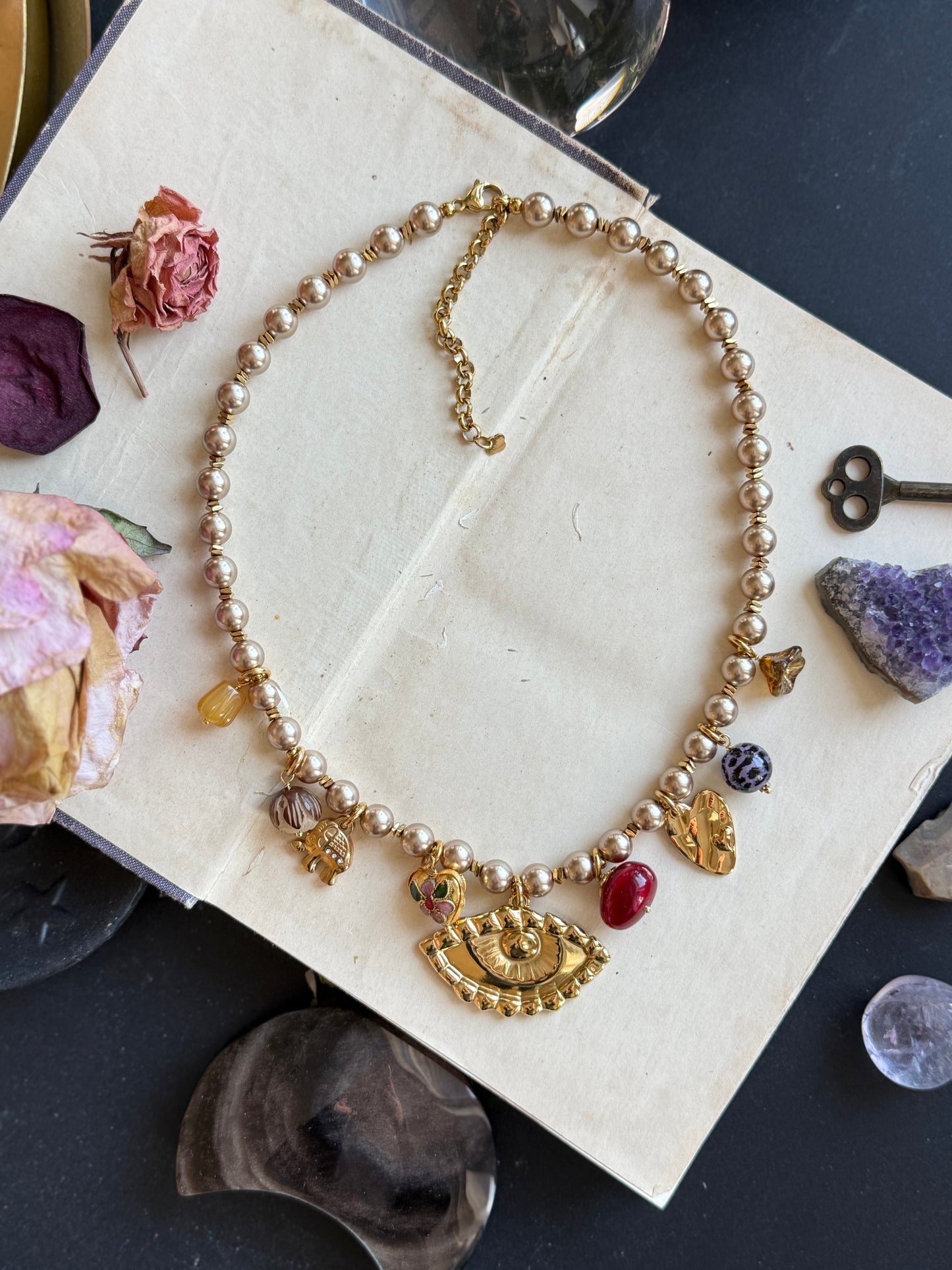 Kaklo papuošalas “Aukso akis”