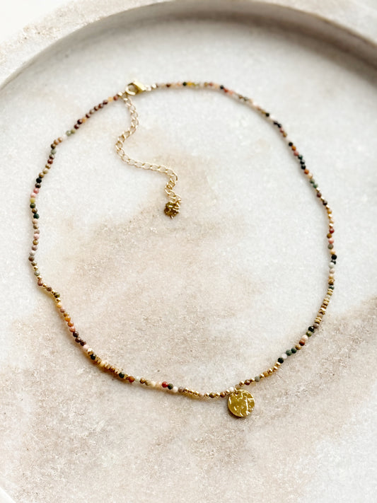 Agatų vėrinys "Mėnulis"