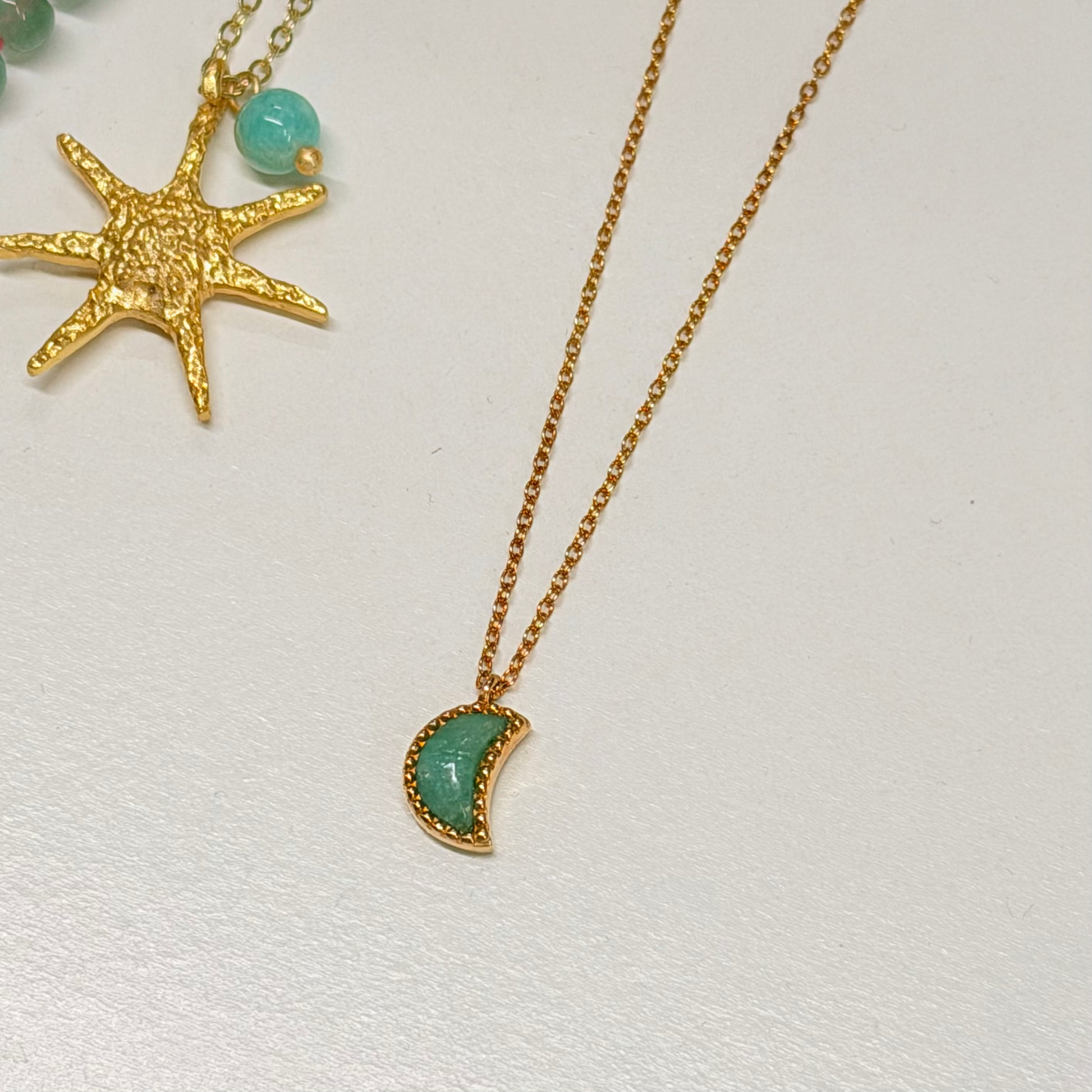 Amazonito kaklo papuošalas "Mėnulis"